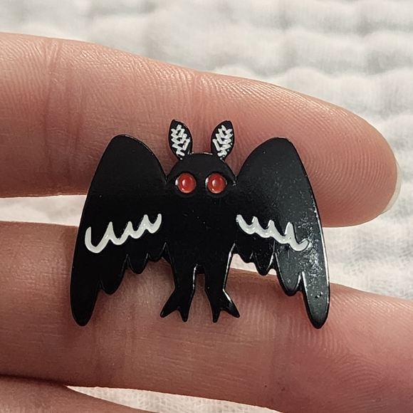 3 for $15/ 5 for $20 Pin- Mothman - Picture 2 of 4